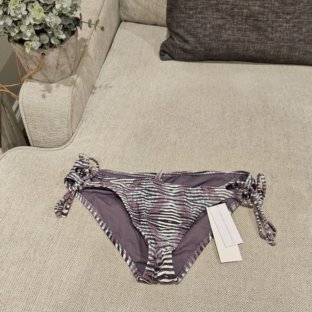 RAISINS Bikini Bottom size M